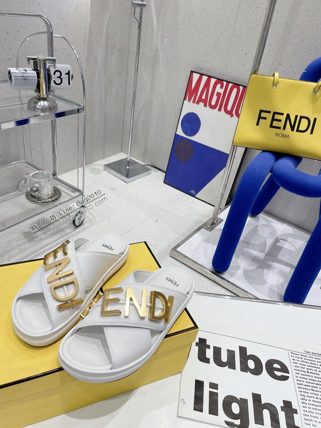 Fendi芬迪2022春夏最新涼拖鞋 大金屬logo 高端懶人拖鞋 dx3436